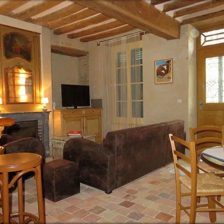 Casa de Férias Maison De Charme Avec Jardin à - Rénovation 18e Siècle, Proche église, 2h De Paris - Fr-1-410-211